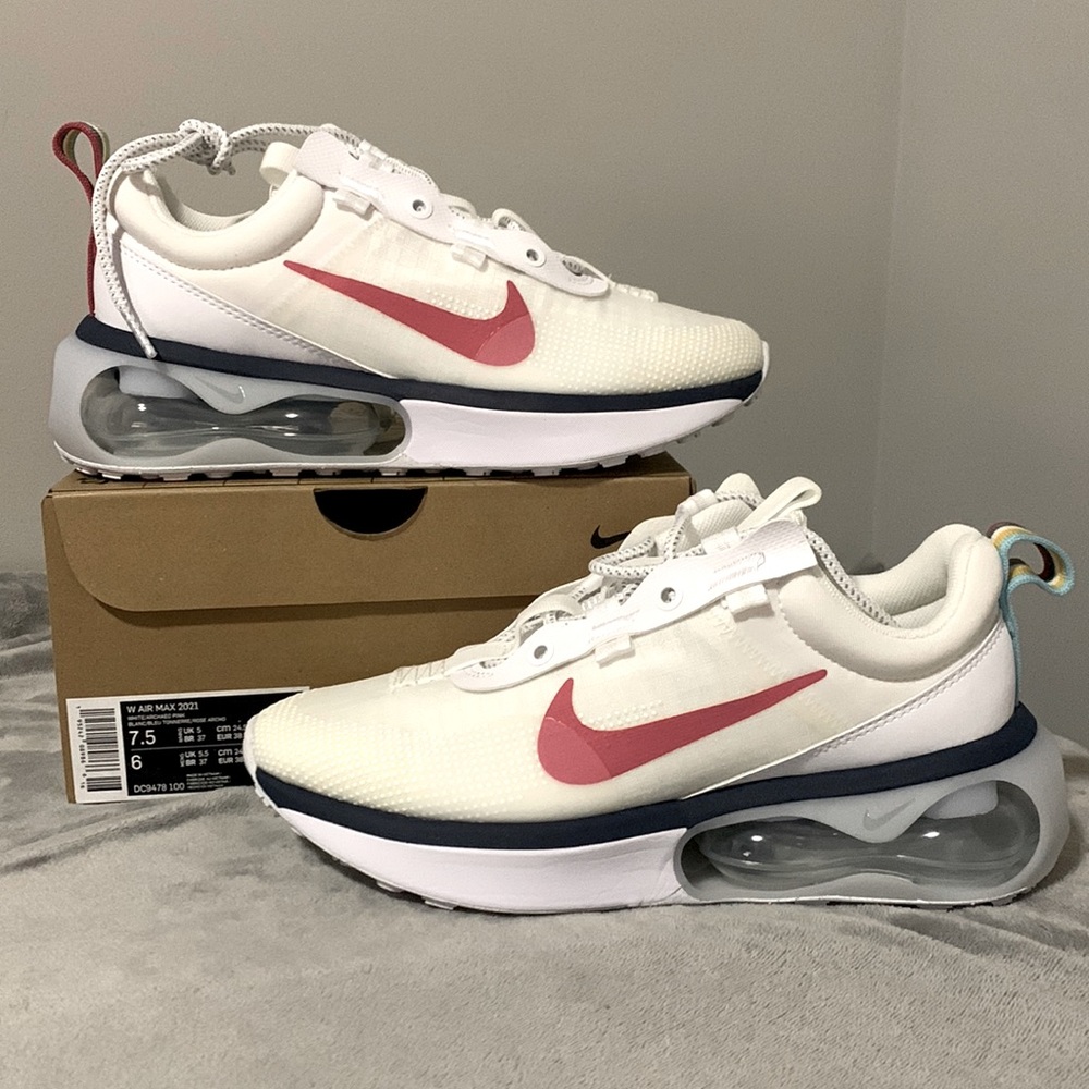 WOMEN'S NIKE AIR MAX 2021 (NIB)